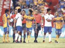Al final hubo un conato de bronca que no pasó a mayores. MEXSPORT  /