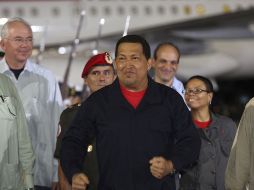 Hugo Chávez en su llegada de Cuba, en el Aeropuerto Internacional Simón Bolívar en Caracas. REUTERS  /