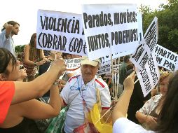 Los ''indignados'' permanecen concentrados en la Glorieta de Atocha. EFE  /