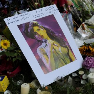 Winehouse no estaba bien antes de su muerte, revela su mamá