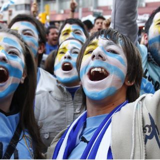 La emoción se deja ver en la final: Uruguay vs Paraguay