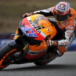 Casey Stoner doblega a Lorenzo