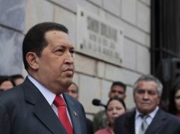 El presidente contempla una ceremonia en honor a Simón Bolívar. REUTERS  /