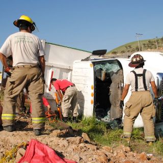 Fallece en volcadura sobre carretera Guadalajara-Colotlán