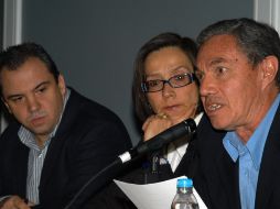 Juan Meliá, Nina Serratos y José Vergara durante la conferencia de prensa para dar a conocer los pormenores del encuentro. NOTIMEX  /