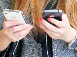 Operadoras telefónicas chinas empezarán a vender a finales del año el iPhone 5 en el lucrativo mercado del país asiático. ARCHIVO  /