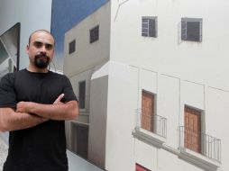 El pintor Samuel Meléndrez ingresa la figura humana en sus nuevos cuadros. M. FREYRÍA  /