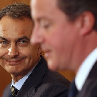 Zapatero y Cameron ansían el éxito del euro