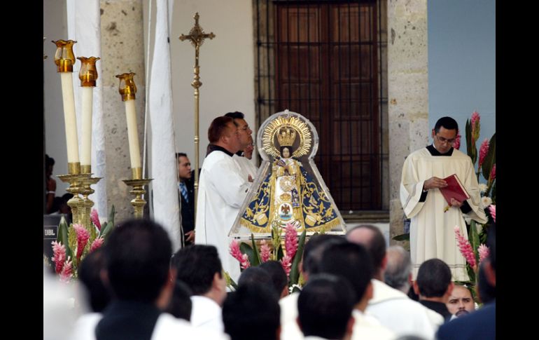 Pretende la Iglesia tener una relación más cercana de las autoridades eclesiásticas con su feligresía. ARCHIVO  /