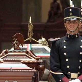 Regresarán al Ángel los restos de los héroes de la Independencia