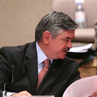 Zurita urge a los diputados a elegir consejeros faltantes en el IFE