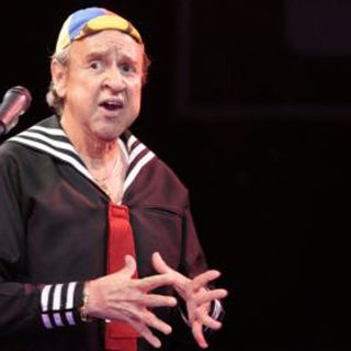 Carlos Villagrán anuncia retiro de 'Quico' de los escenarios