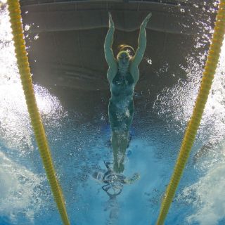 Rita Medrano 'voló' en el 14 Campeonato de Natación