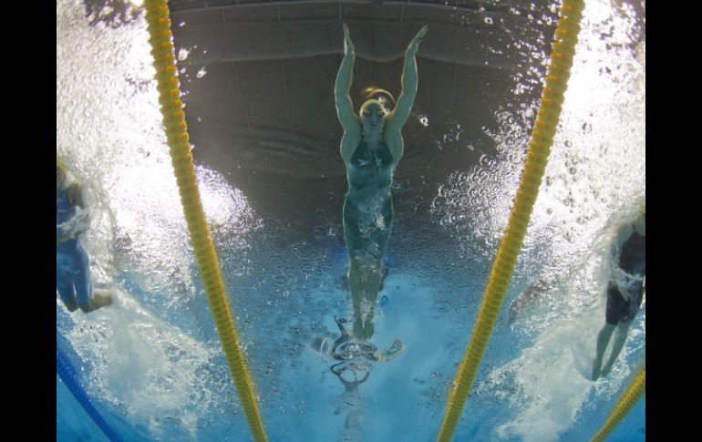Imagen de la prueba semifinal de nado estilo mariposa en Shanghai. EFE  /