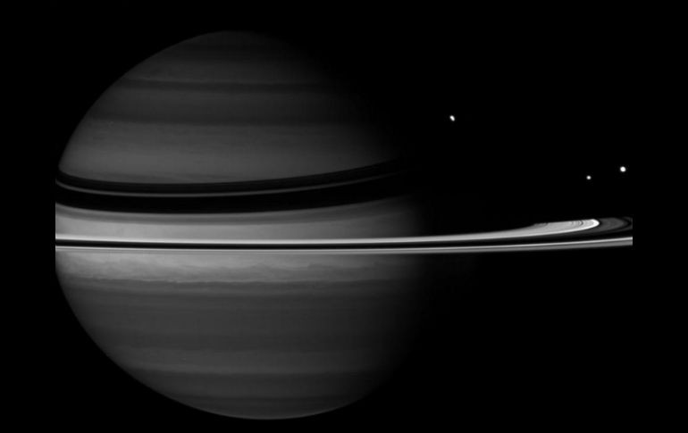 El agua presente en la atmósfera de Saturno proviene de su luna ''Encélado''.EL UNIVERSAL  /