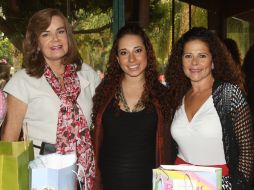 Lorenza Carroll, Daniela Reyes y Claudia de Reyes.  /