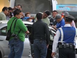 Diversas corporaciones de seguridad pública acudieron a la escena del crimen. E. PACHECO  /