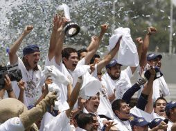 Celebración del Pumas en el torneo pasada, en esta ocasión Monarcas buscará la revancha. AP  /