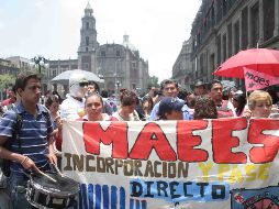 Cientos de jóvenes rechazados por la UNAM, IPN y UAM, marchan para exigir a la SEP la autorización de más matriculas. NOTIMEX  /