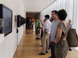 La exposición evita mostrar imágenes de los ataques. EFE  /