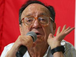 Roberto Gómez Bolaños Chespirito recibirá un homenaje en 2012. ARCHIVO  /