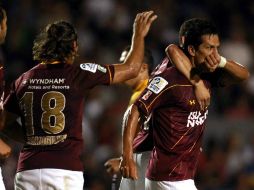 El equipo de Toluca durante su primer juego en el Torneo Apertura 2011. MEXSPORT  /