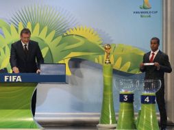 Lucas, futbolista brasileño, participó en el sorteo de las eliminatorias. REUTERS  /