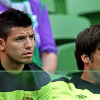 Forlán: Agüero debió fichar para el Chelsea