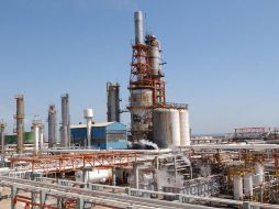 México importa cerca de un 40% de la gasolina que consume debido a una falta de infraestructura para refinación de crudo. ARCHIVO  /