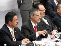 Reunión entre Miembros de la Primera Comisión Permanente del Congreso de la Unión y representantes del Movimiento Nacional . NTX  /