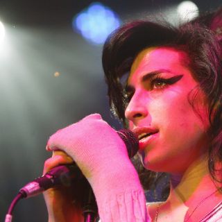 Amy Winehouse planeaba convertirse en mamá adoptiva