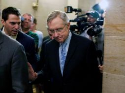 Harry Reid firmó esta tarde un acuerdo para el techo de endeudamiento, que debe ser avalado por su bancada. REUTERS  /