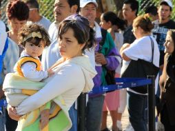 Con dicha cantidad los vecinos podrán reponer el menaje de casa que perdieron por la fuerte tormenta que cayó en el municipio.A.CAMACHO  /