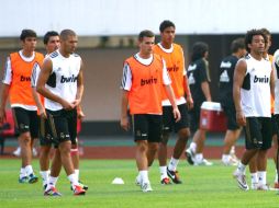El equipo de Mourinho durante su entrenamiento previo al partido en Beijing el miércoles a la 13:45 hora de España. EFE  /