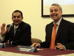 El secretario de Hacienda, Ernesto Cordero (izq.) y el gebernador de Jalisco, Emilio González. A. HINOJOSA  /