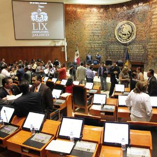Observan 58% del gasto del Congreso