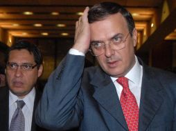El escritor mexicano deja en claro su preferencia por el jefe de Gobierno del DF, Marcelo Ebrard (en la foto). NOTIMEX  /