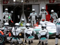 El equipo Mercedes durante una parada en el Gran Premio de Hungría, se podría amñliar el calendario de la Fórmula 1 el próximo año. AFP  /