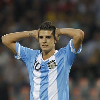 Argentina busca una victoria para seguir en Medellín