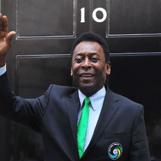 Santos de Brasil convoca a Pelé