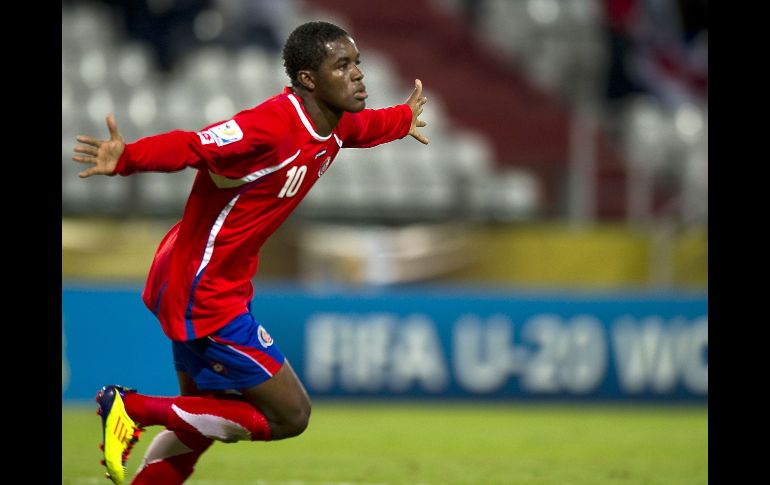 Joel Campbell, de Costa Rica, festeja tras una de sus dos anotaciones en el encuentro. AFP  /