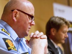 Johan Fredriksen, de la policía de Oslo y el fiscal, Christian Hatlo ofrecieron una rueda de prensa para hablar de Breivik. EFE  /