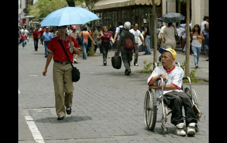 Uno de los programas es Vive incluyente, que otorga artículos de apoyo para discapacitados. ARCHIVO  /