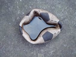 Pelota pinchada, de Gabriel Orozco. ESPECIAL  /