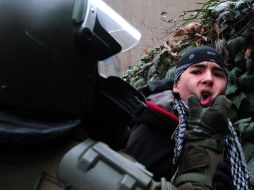 Estudiantes chilenos pretendieron manifestarse en las calles de Santiago, pero las autoridades coartaron las protestas. EFE  /