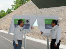 El Presidente Felipe Calderón y el gobernador de Michoacán, Leonel Godoy, inauguran el tramo carretero Nueva Italia-Apatzingán. NTX  /