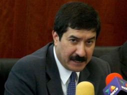 El diputado Javier Corral, titular de la Comisión de Gobernación, en su intervención en el Senado. EL UNIVERSAL  /