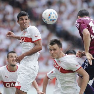 ''Maza'' debuta con triunfo, Ochoa con derrota