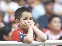Hubo caras de aburrimiento en los aficionados que se dieron cita en el Omnilife. E. PACHECO  /