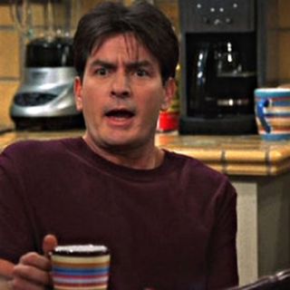 El tren pasará encima de personaje de Sheen en Two and a Half Men
